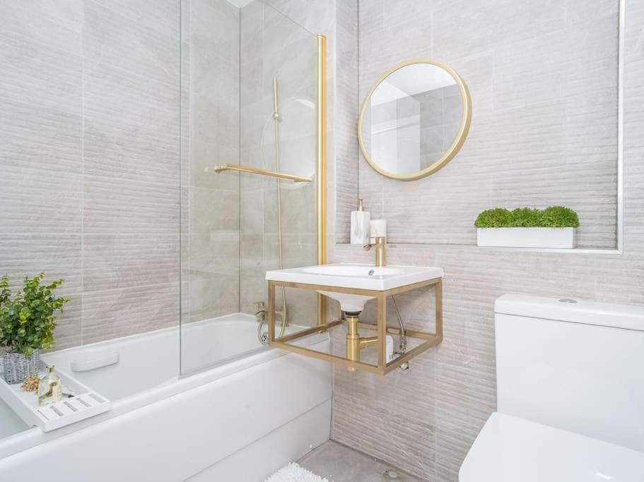 Apartament Luxury 2Bed 2Bath Flat In City Centre- Free Parking! Edynburg Zewnętrze zdjęcie