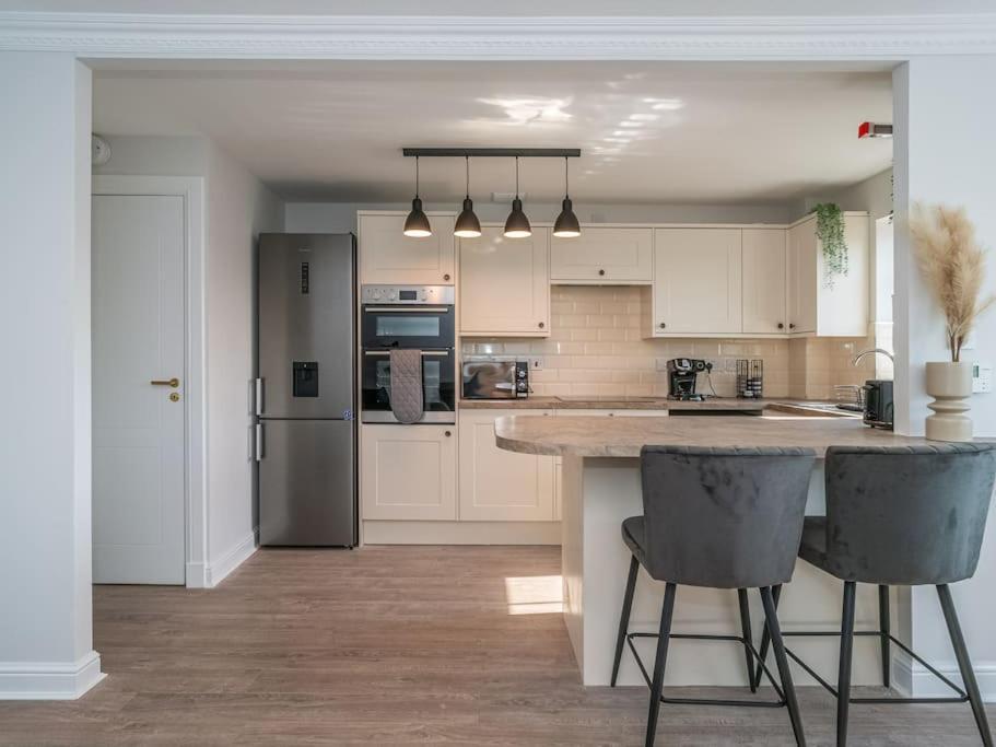 Apartament Luxury 2Bed 2Bath Flat In City Centre- Free Parking! Edynburg Zewnętrze zdjęcie