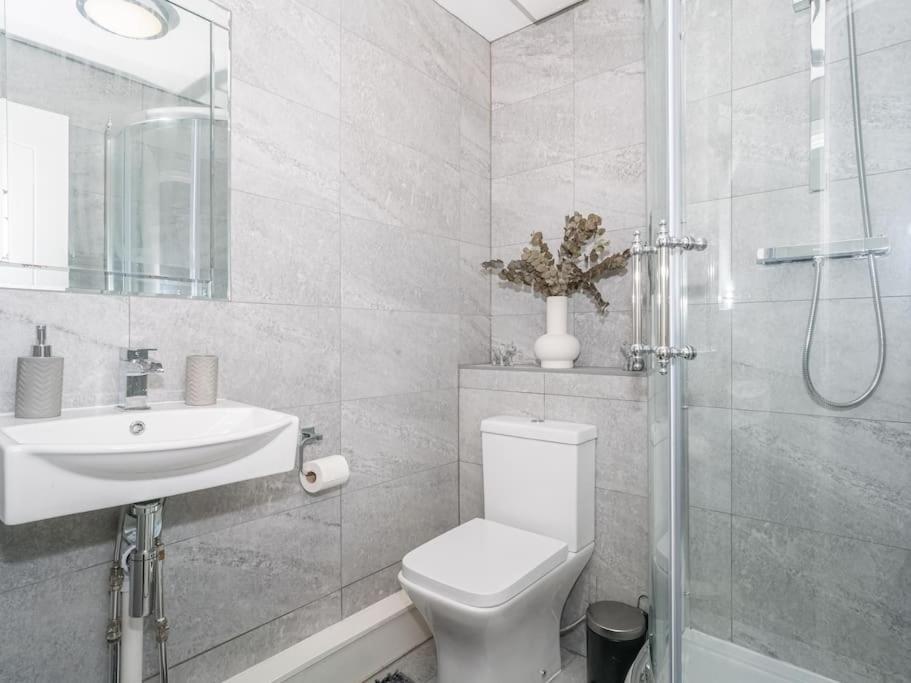 Apartament Luxury 2Bed 2Bath Flat In City Centre- Free Parking! Edynburg Zewnętrze zdjęcie