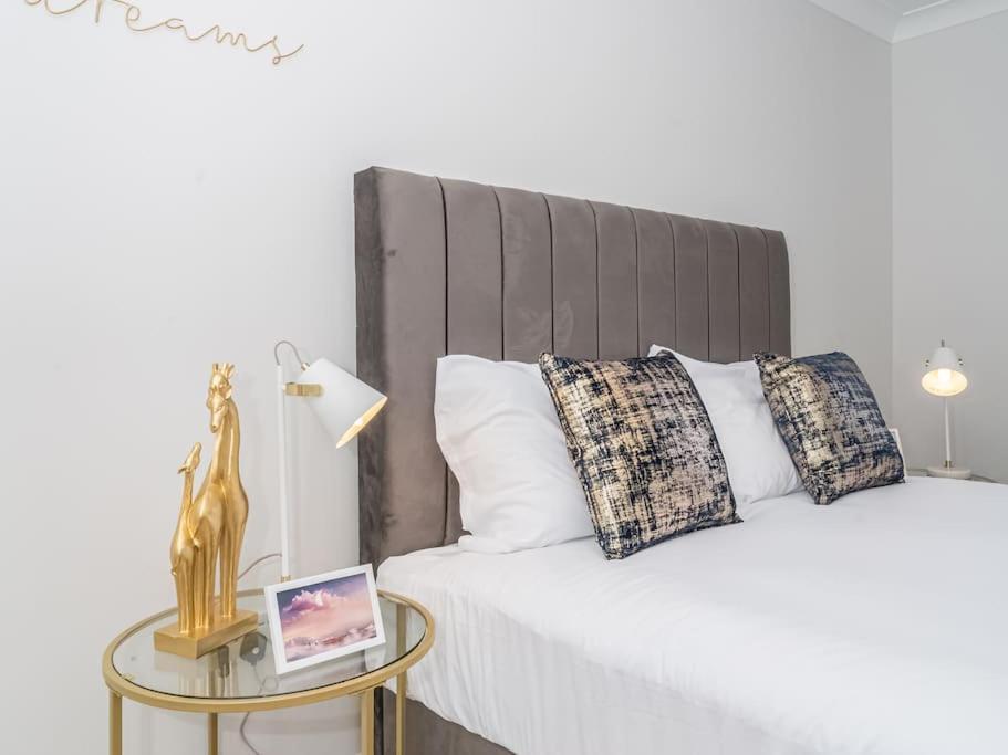 Apartament Luxury 2Bed 2Bath Flat In City Centre- Free Parking! Edynburg Zewnętrze zdjęcie